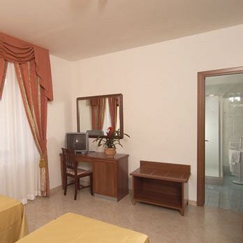 Garden Hotel 3*